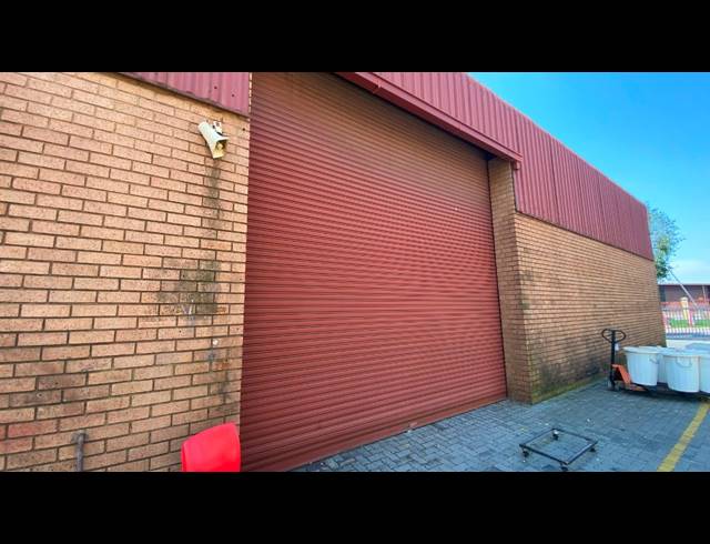 724M² WAREHOUSE TO LET IN ROOIHUISKRAAL